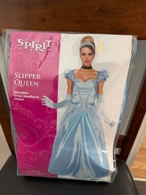 NWT Spirit Slipper Queen Halloween Costume